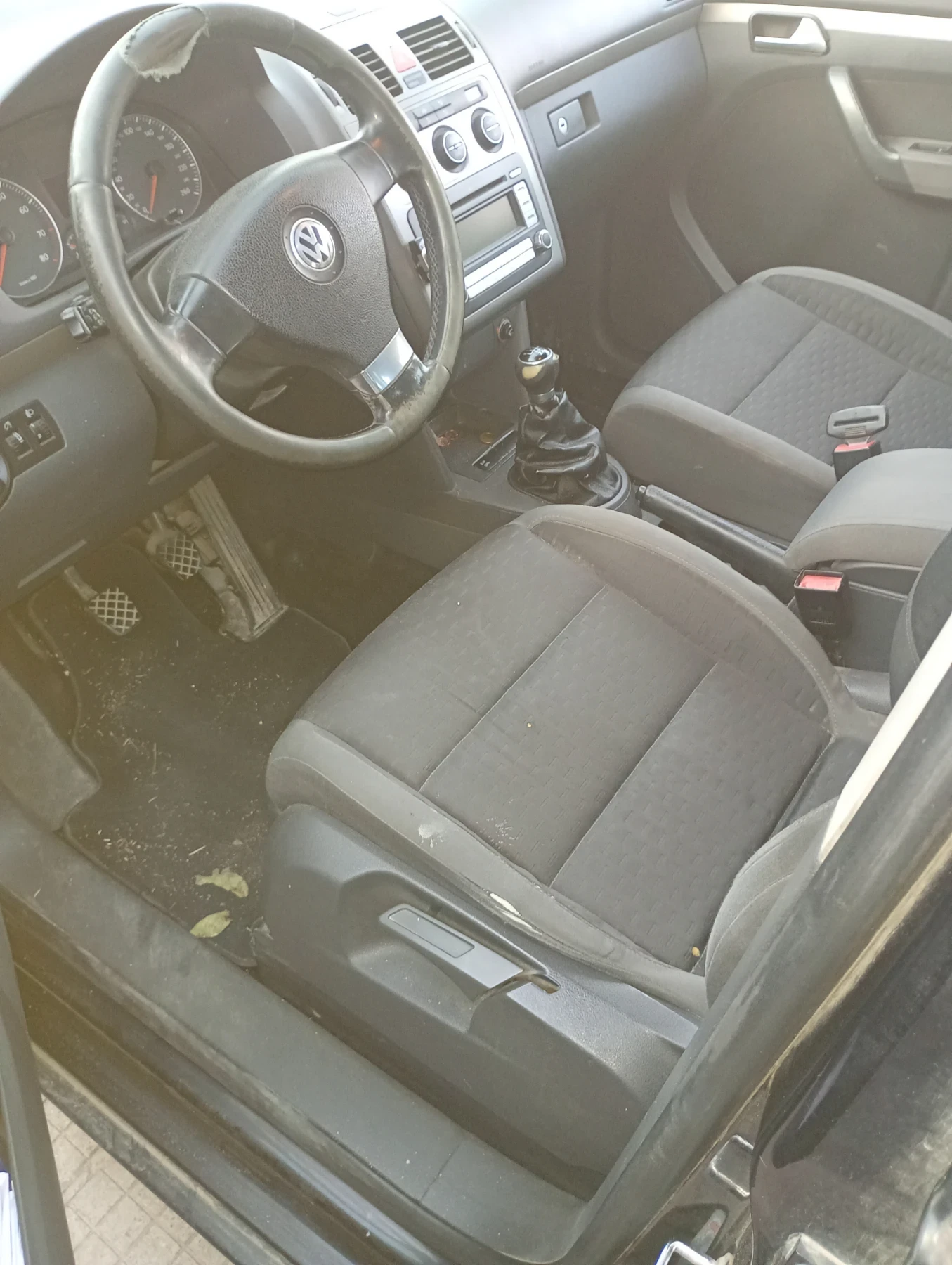VW Touran, снимка 6 - Автомобили и джипове - 56466695