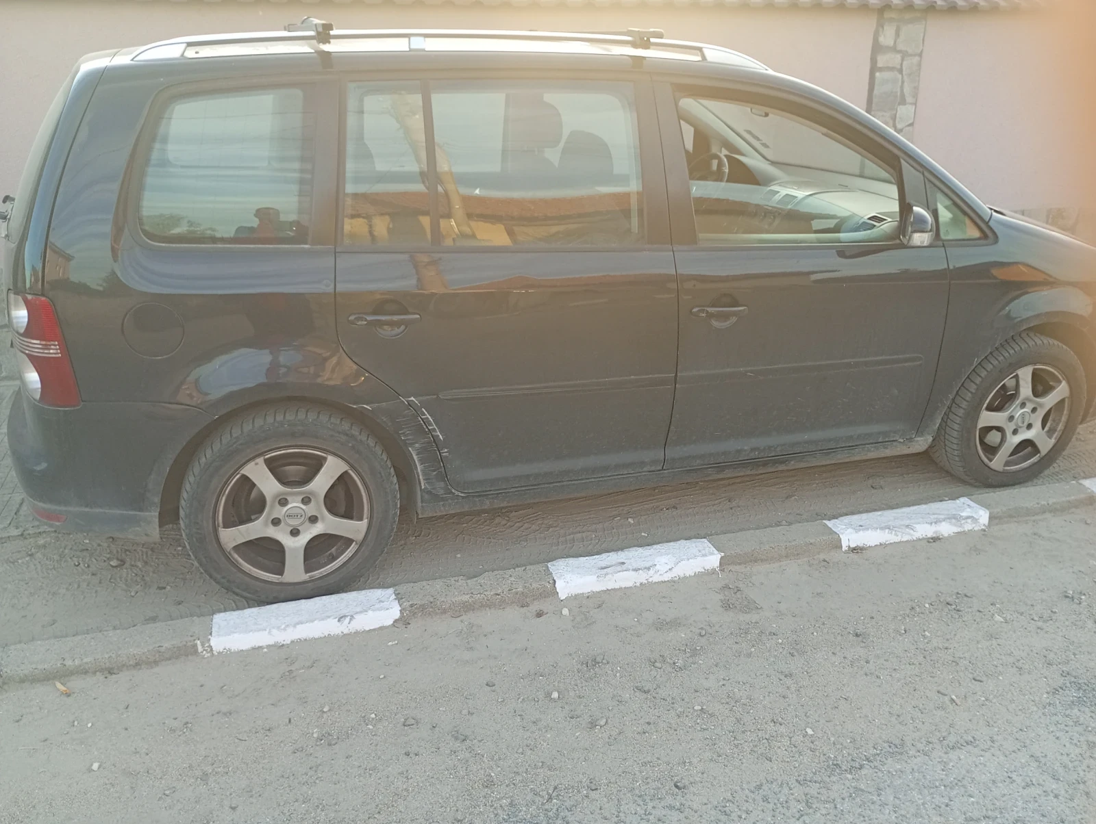 VW Touran, снимка 3 - Автомобили и джипове - 56466695