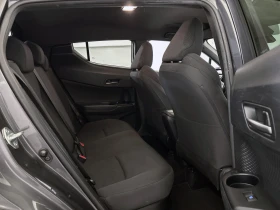 Toyota C-HR 1.8 Dynamic Hybrid Автоматик 98 к.с, снимка 11