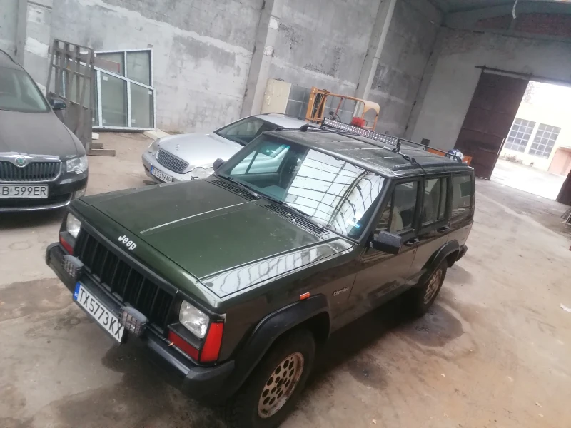 Jeep Cherokee, снимка 10 - Автомобили и джипове - 47547460