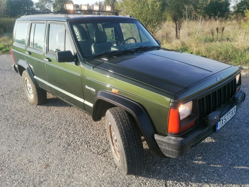 Jeep Cherokee, снимка 1 - Автомобили и джипове - 47547460