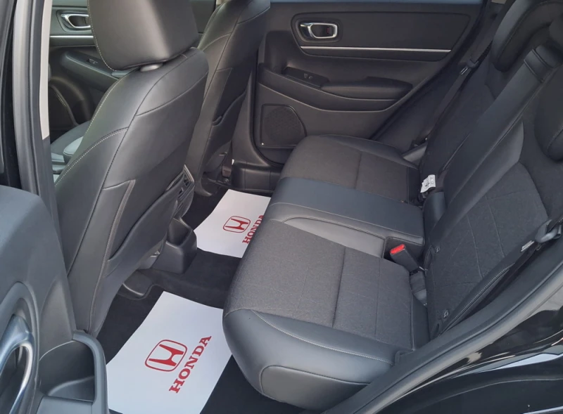 Honda Hr-v 1.5 i-MMD Hybrid Advance, снимка 17 - Автомобили и джипове - 52560937