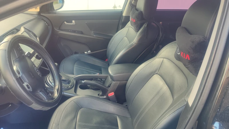 Kia Sportage, снимка 11 - Автомобили и джипове - 52679391