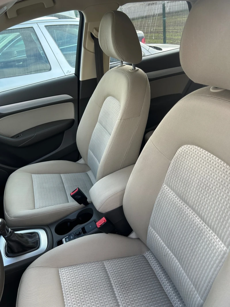 Audi Q3 2.0 TDI, снимка 10 - Автомобили и джипове - 52953693