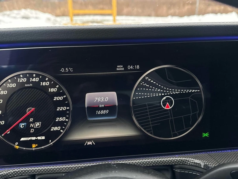 Mercedes-Benz G 63 AMG * CARFAX * БЕЗ ПЪРВОНАЧАЛНА ВНОСКА, снимка 8 - Автомобили и джипове - 53053206