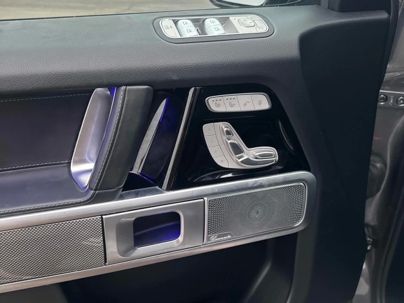 Mercedes-Benz G 63 AMG * CARFAX * БЕЗ ПЪРВОНАЧАЛНА ВНОСКА, снимка 14 - Автомобили и джипове - 53053206