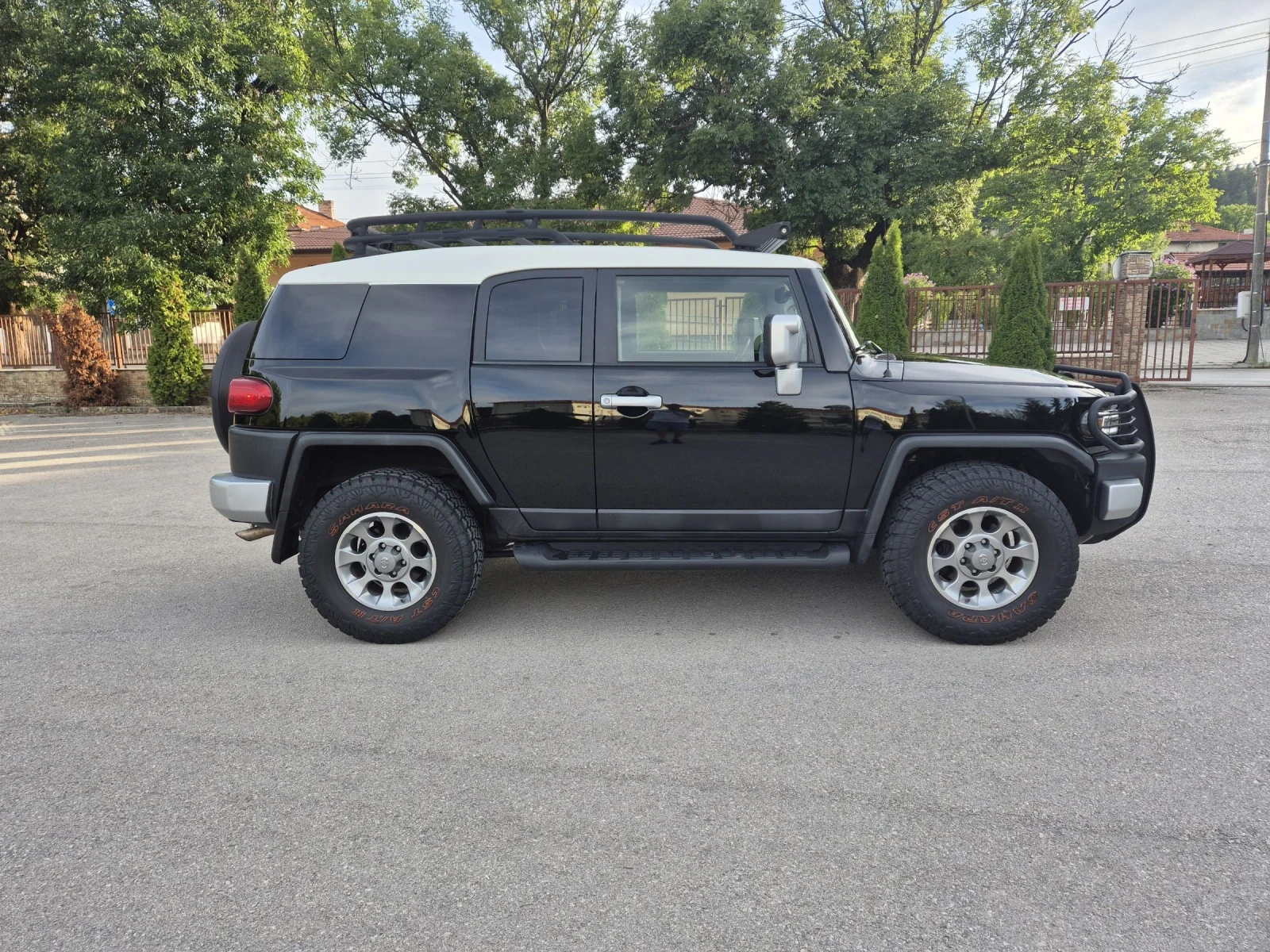 Toyota Fj cruiser 4.0 260к.с 2013 само на 49000км Нова!!! - изображение 4