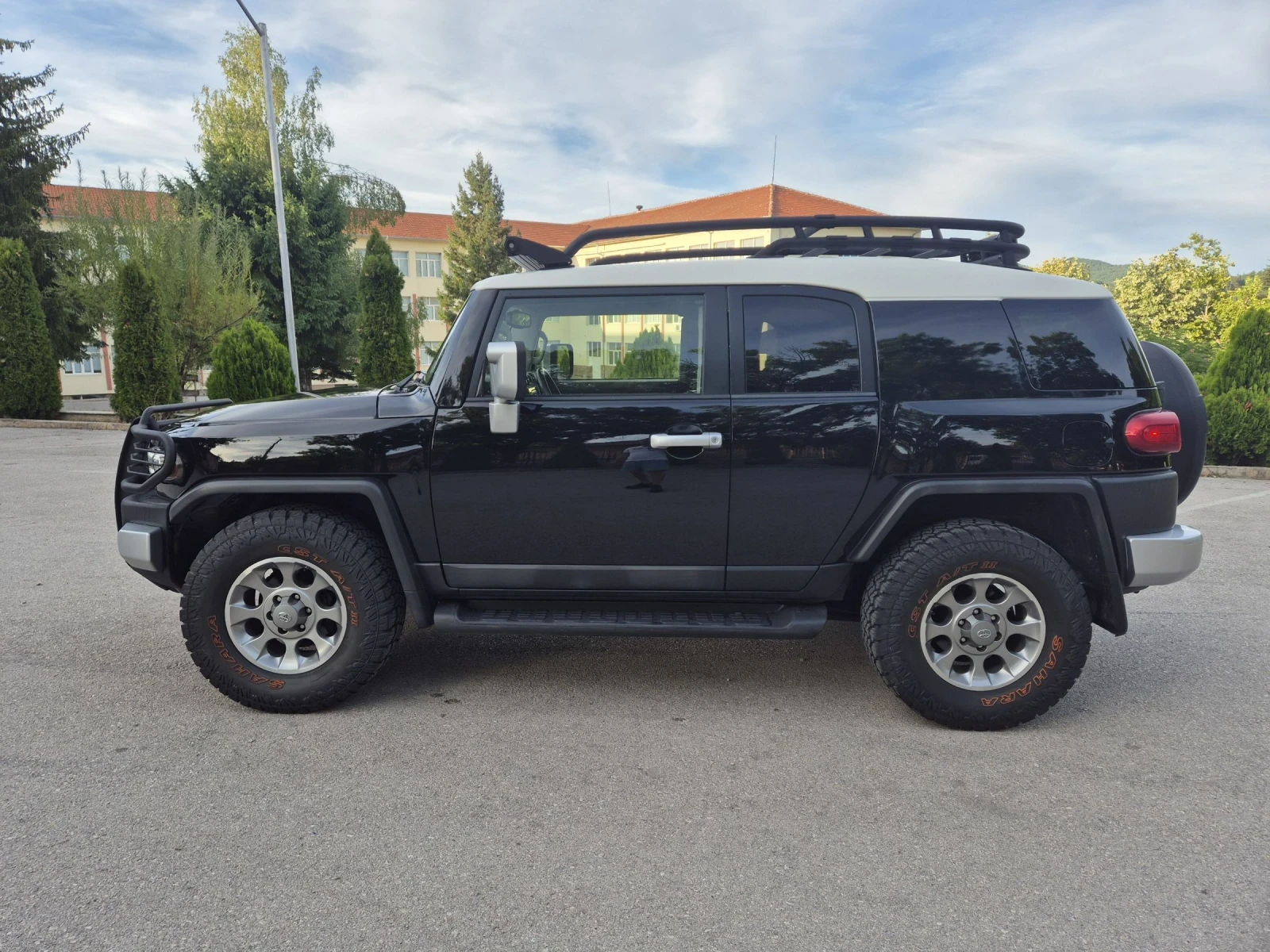 Toyota Fj cruiser 4.0 260к.с 2013 само на 49000км Нова!!! - изображение 7
