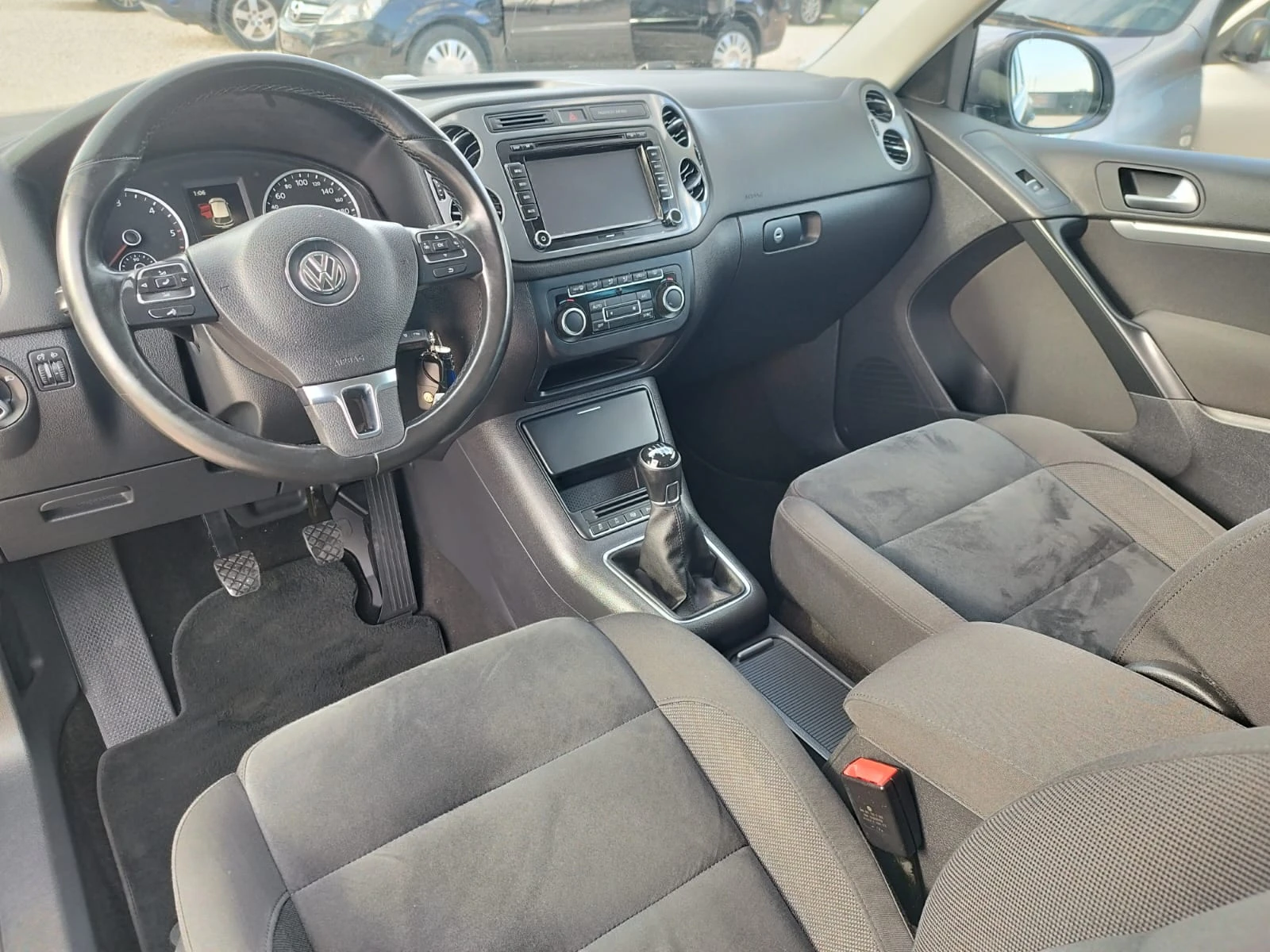 VW Tiguan 2.0TDI - изображение 9