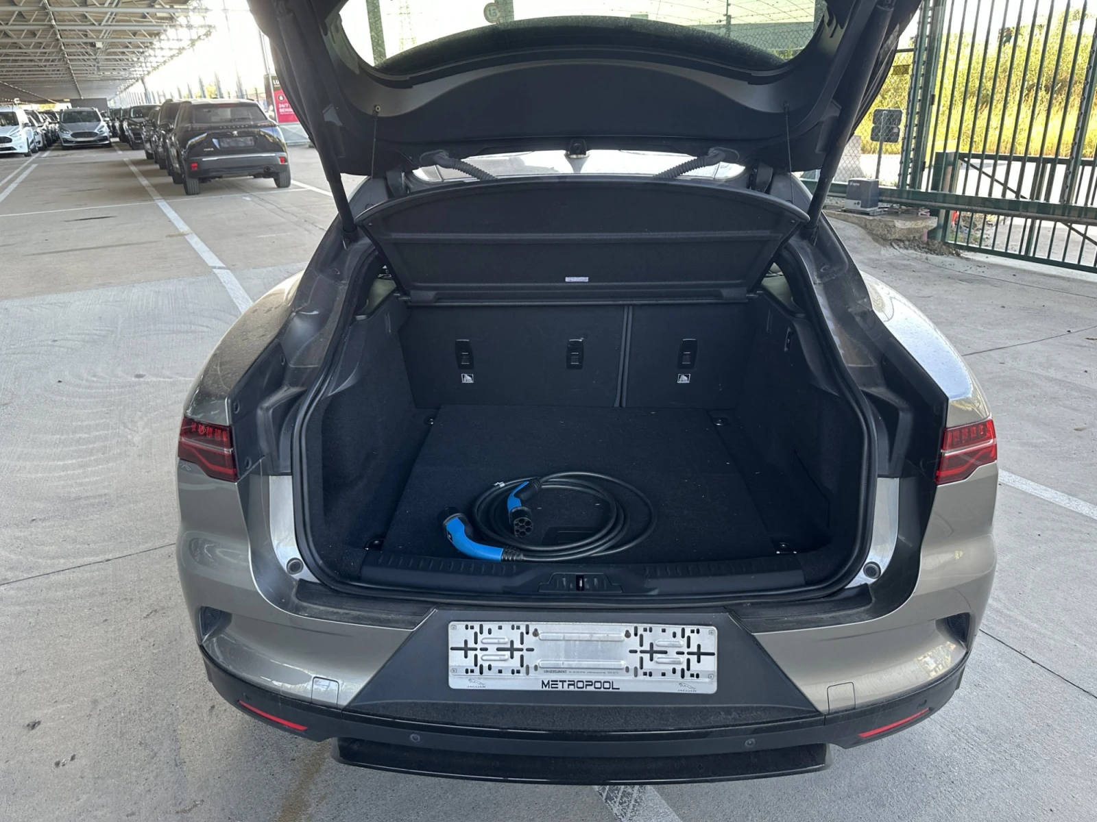 Jaguar I-Pace 90 kWh SE - AWD, снимка 6 - Автомобили и джипове - 53898455