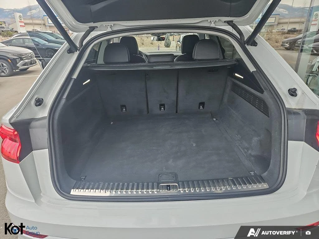 Audi Q8 PROGRESSIV 55TFSI| DISTRNIC| 360 КАМЕРА| ПАНО, снимка 13 - Автомобили и джипове - 54373029