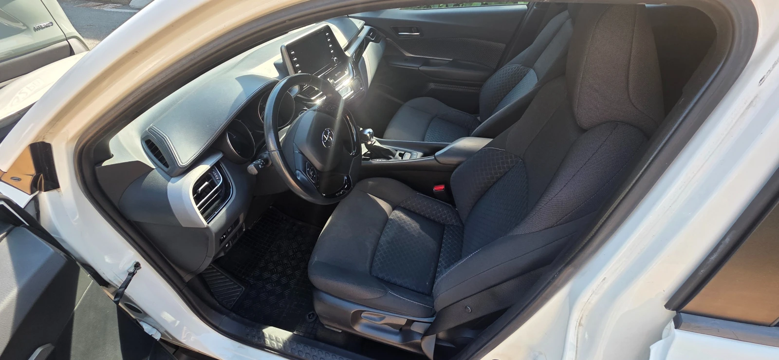 Toyota C-HR, снимка 2 - Автомобили и джипове - 54802093
