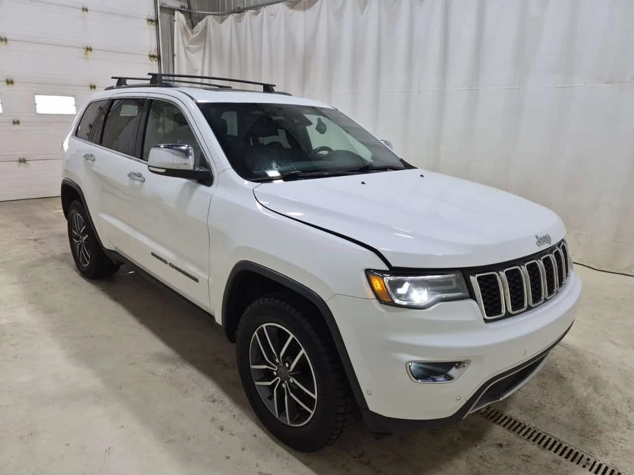 Jeep Grand cherokee * LIMITED * АВТОКРЕДИТ БЕЗ ПЪРВОНАЧАЛНА ВНОСКА* , снимка 2 - Автомобили и джипове - 55244219