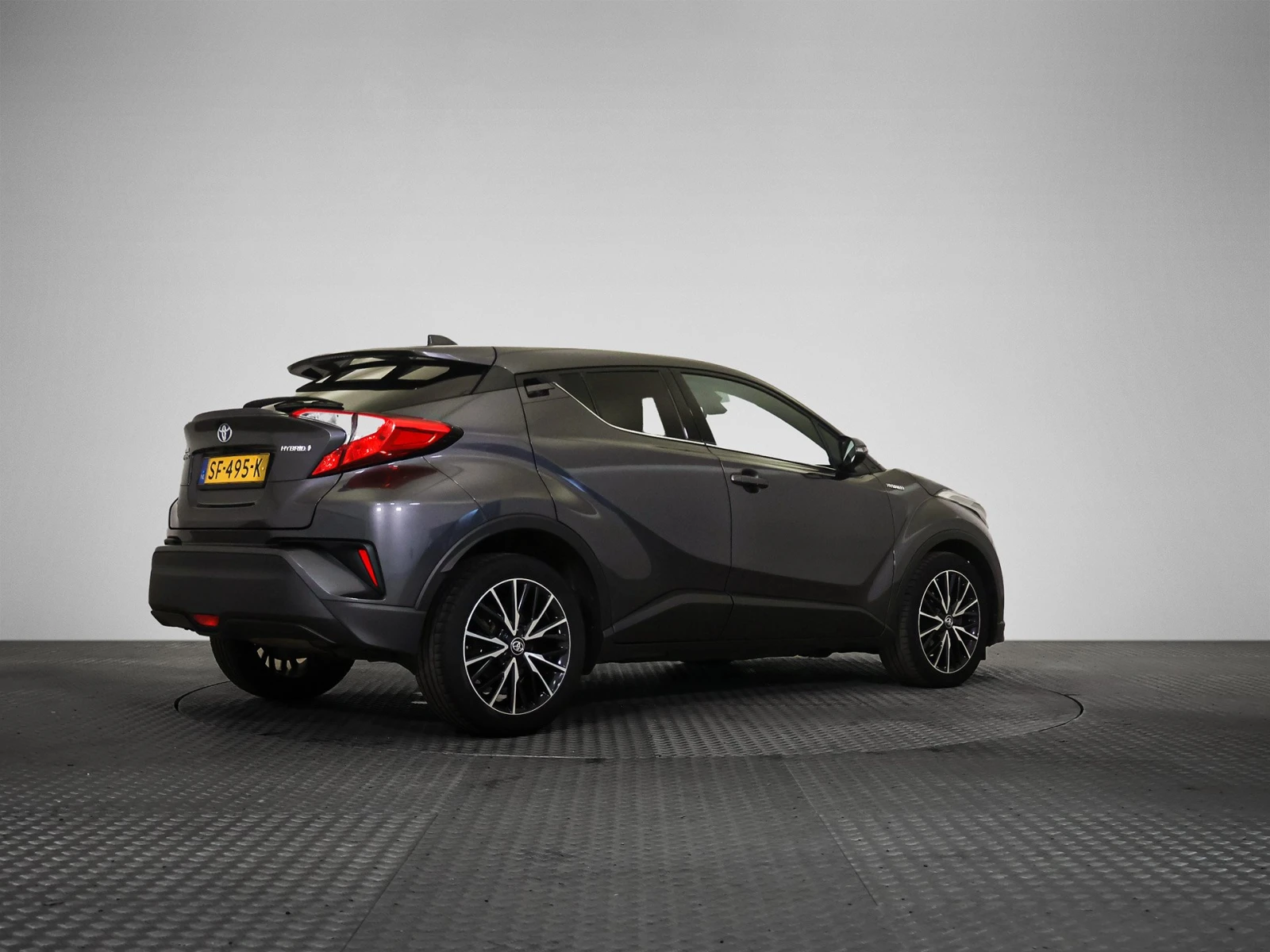 Toyota C-HR 1.8 Dynamic Hybrid Автоматик 98 к.с, снимка 5 - Автомобили и джипове - 55298856