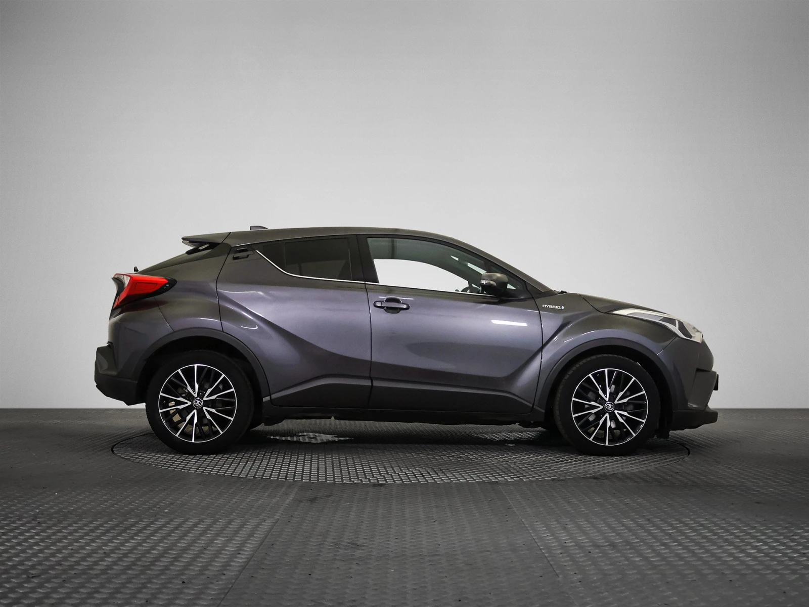 Toyota C-HR 1.8 Dynamic Hybrid Автоматик 98 к.с, снимка 3 - Автомобили и джипове - 55298856