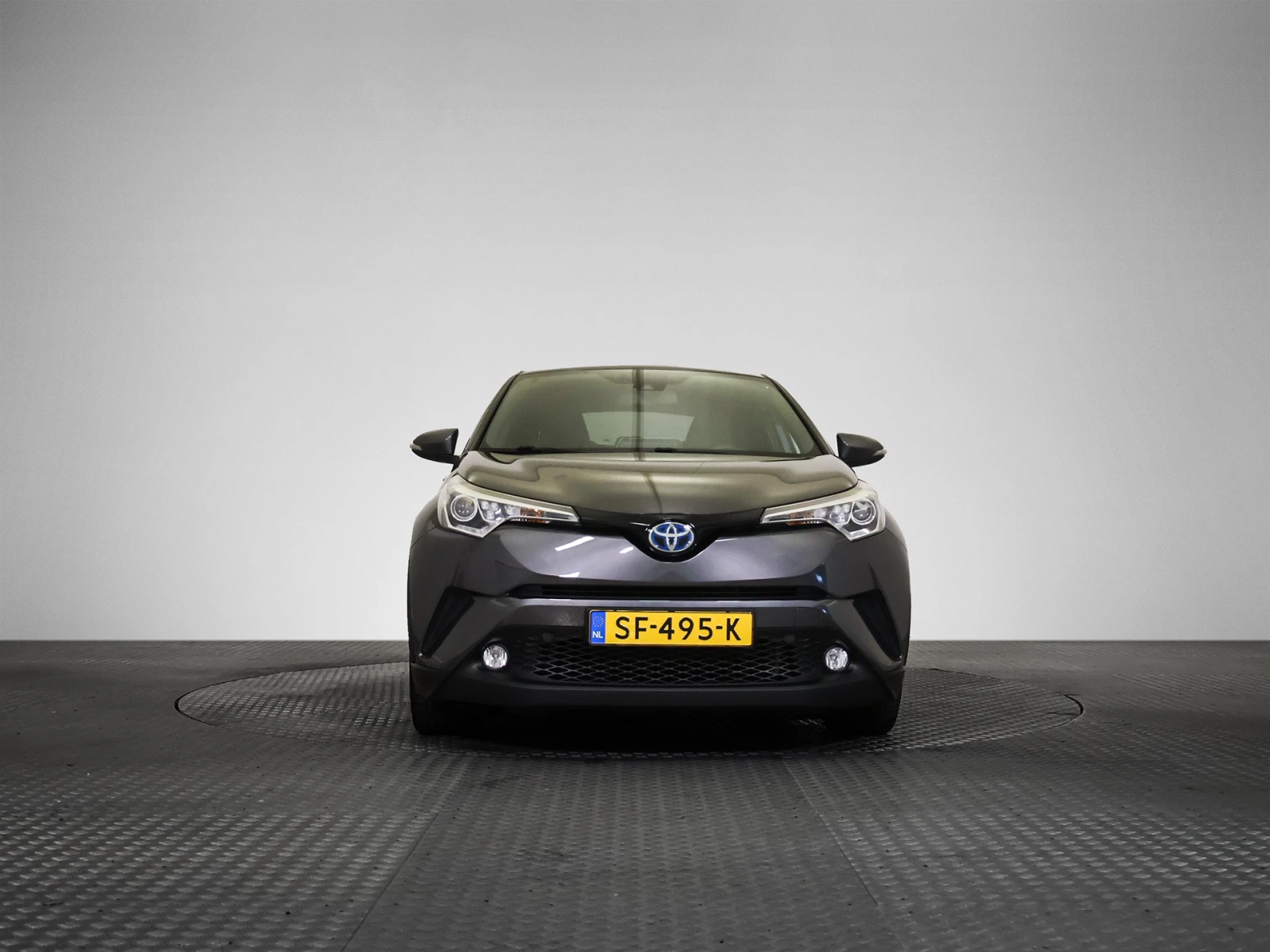 Toyota C-HR 1.8 Dynamic Hybrid Автоматик 98 к.с, снимка 2 - Автомобили и джипове - 55298856