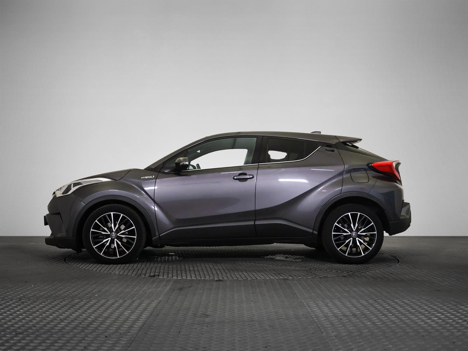 Toyota C-HR 1.8 Dynamic Hybrid Автоматик 98 к.с, снимка 4 - Автомобили и джипове - 55298856