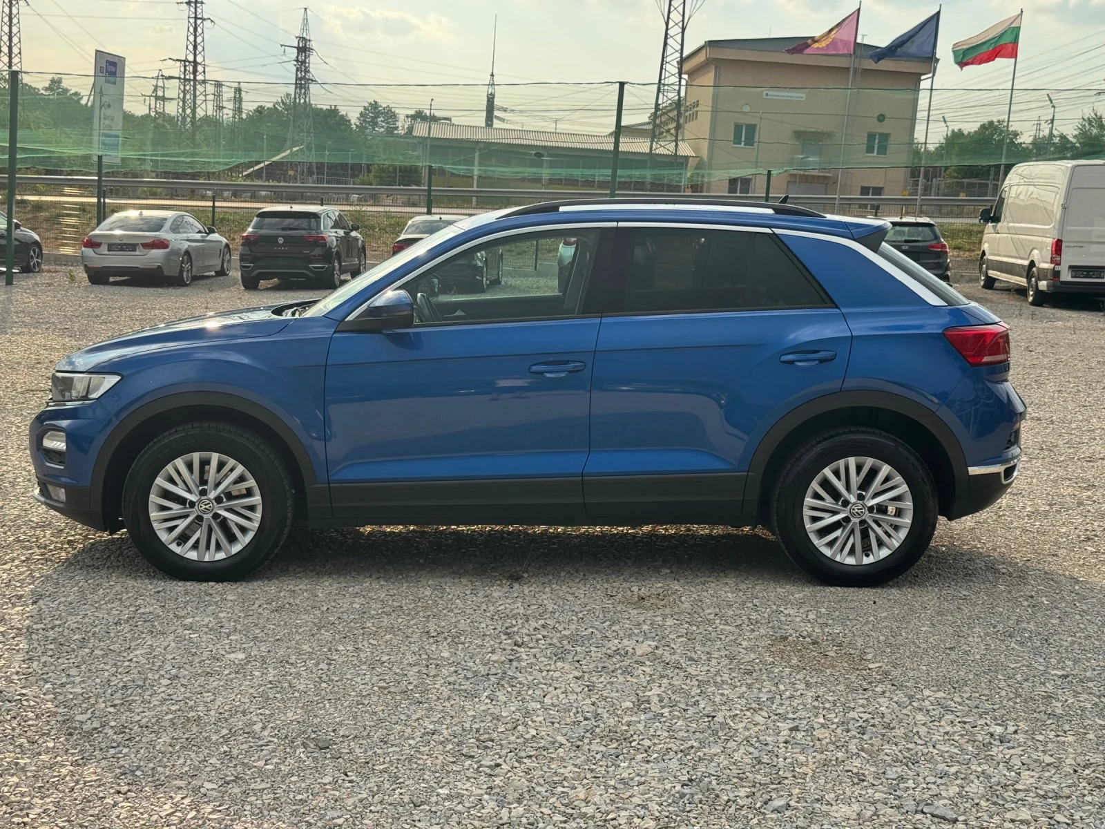 VW T-Roc 2.0, Автомат, Нави, Подгрев, Камера, снимка 6 - Автомобили и джипове - 55603248
