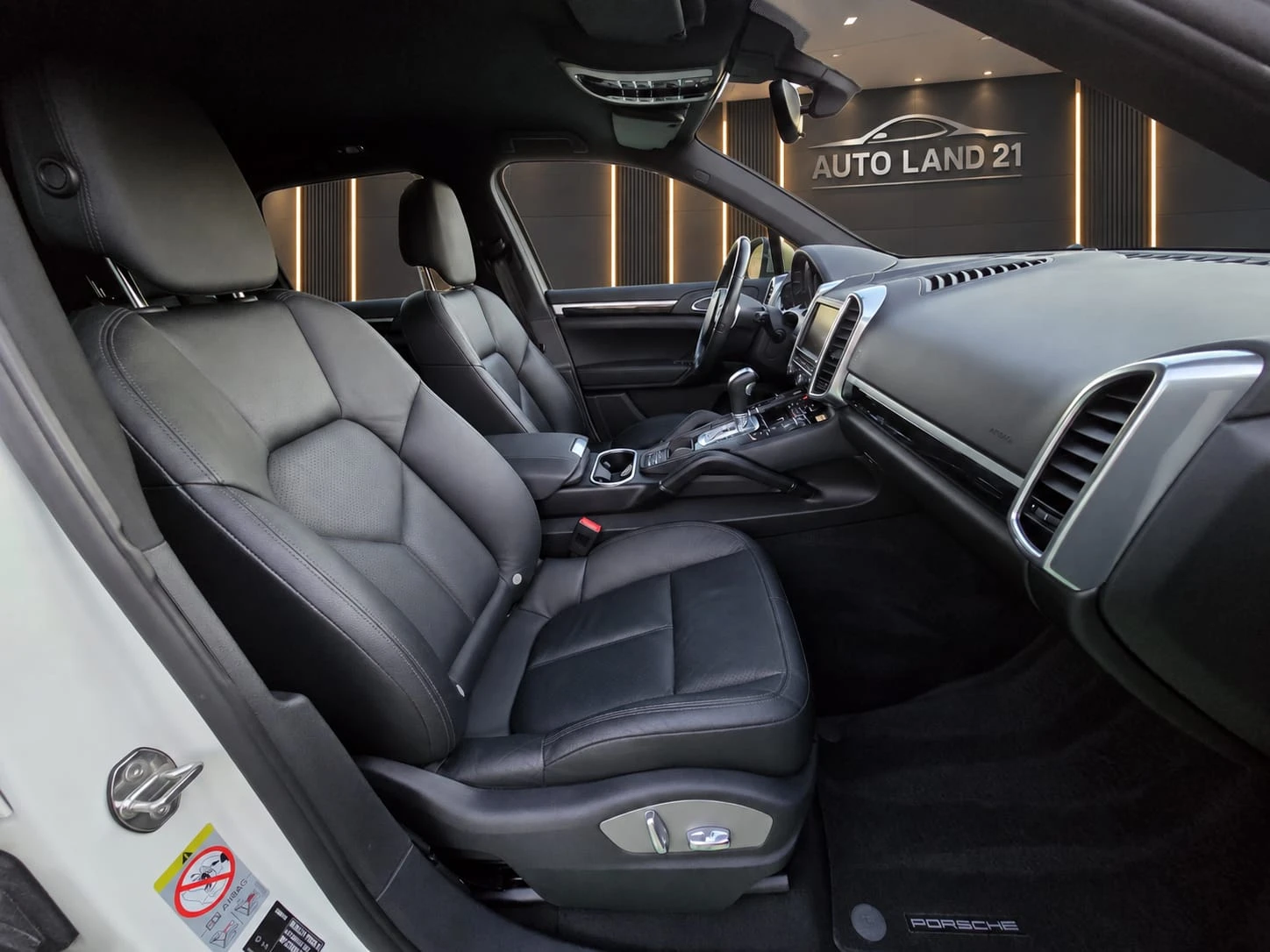 Porsche Cayenne 3.0i* 333кс* HYBRID* 4X4, снимка 12 - Автомобили и джипове - 56019713