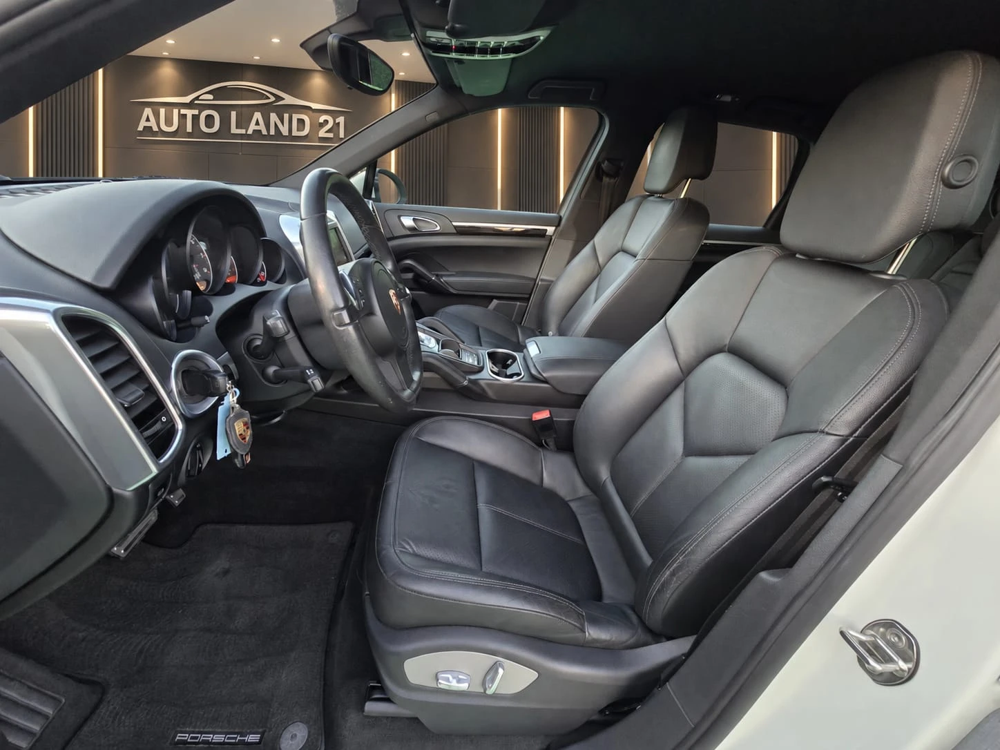 Porsche Cayenne 3.0i* 333кс* HYBRID* 4X4, снимка 9 - Автомобили и джипове - 56019713