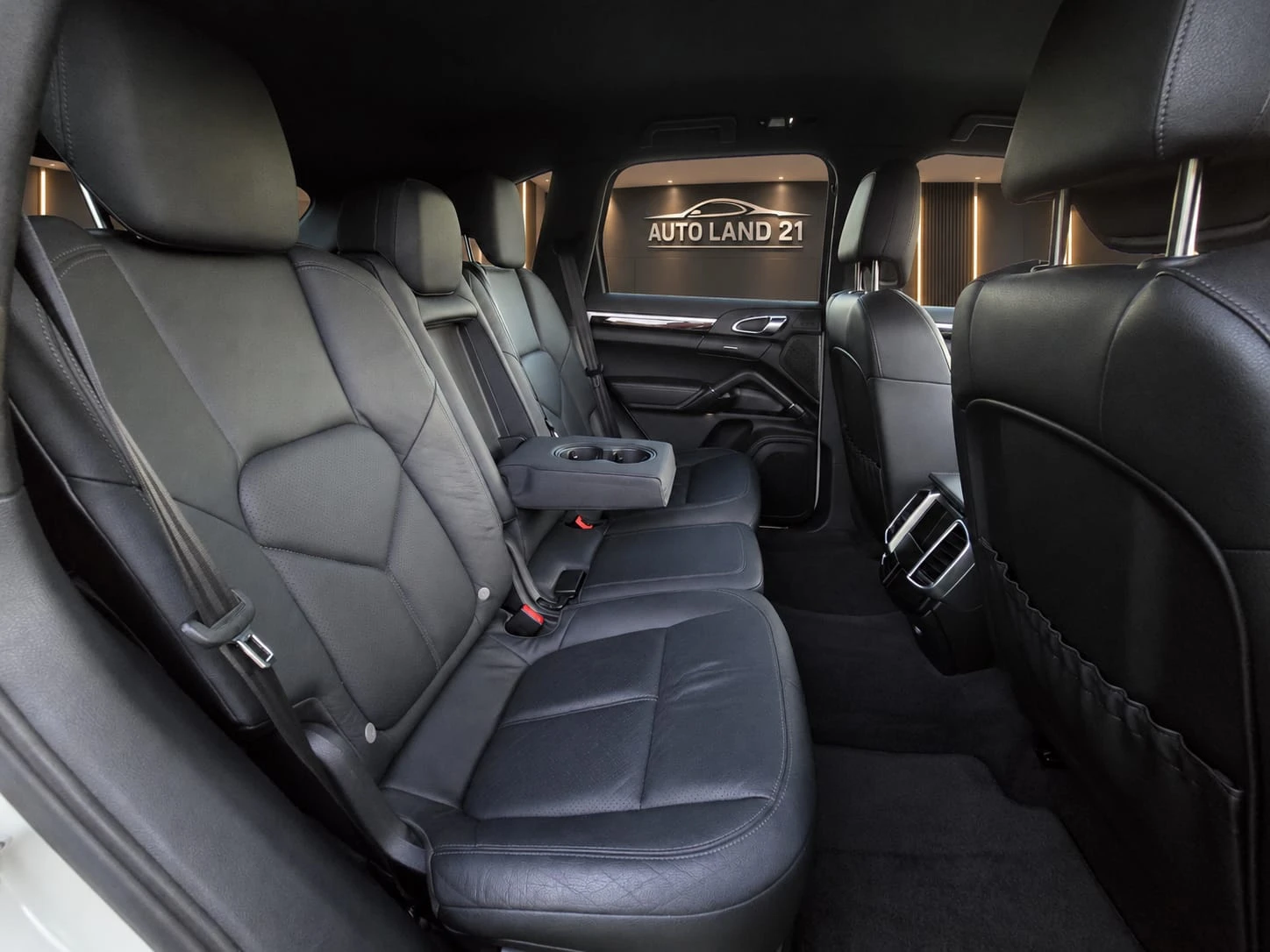 Porsche Cayenne 3.0i* 333кс* HYBRID* 4X4, снимка 11 - Автомобили и джипове - 56019713