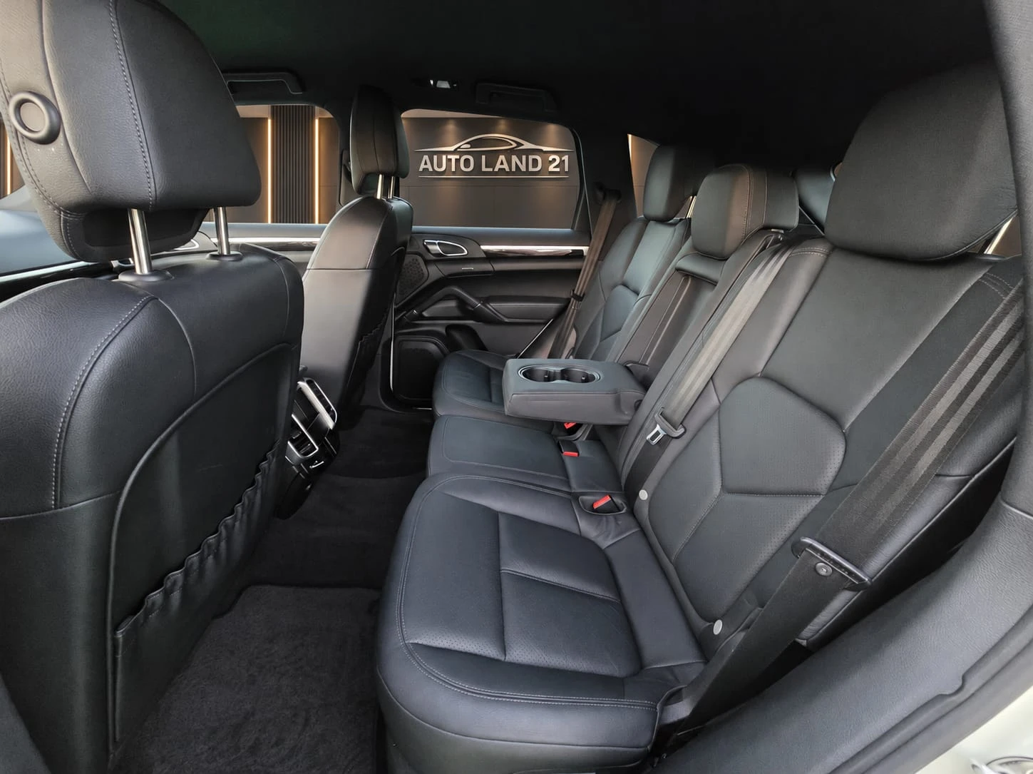 Porsche Cayenne 3.0i* 333кс* HYBRID* 4X4, снимка 10 - Автомобили и джипове - 56019713