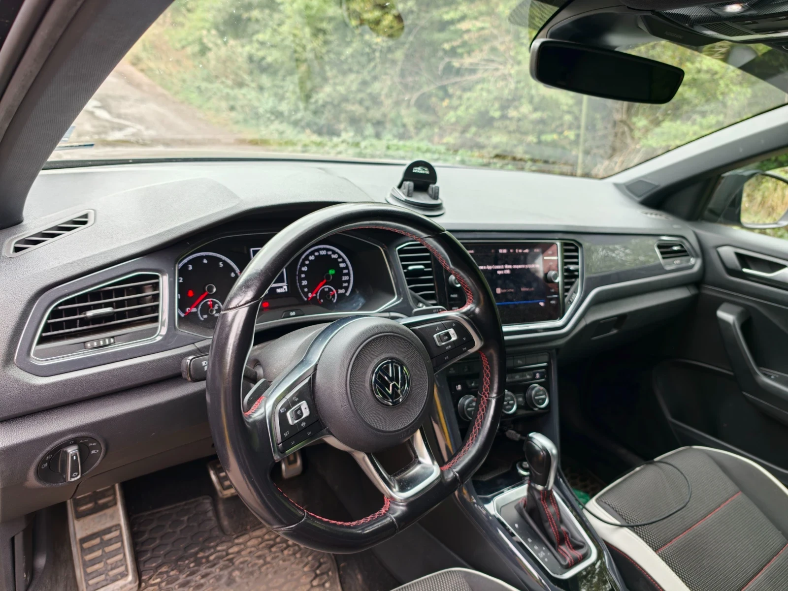 VW T-Roc   1, 5 TSI     R-LINE, снимка 10 - Автомобили и джипове - 56088067