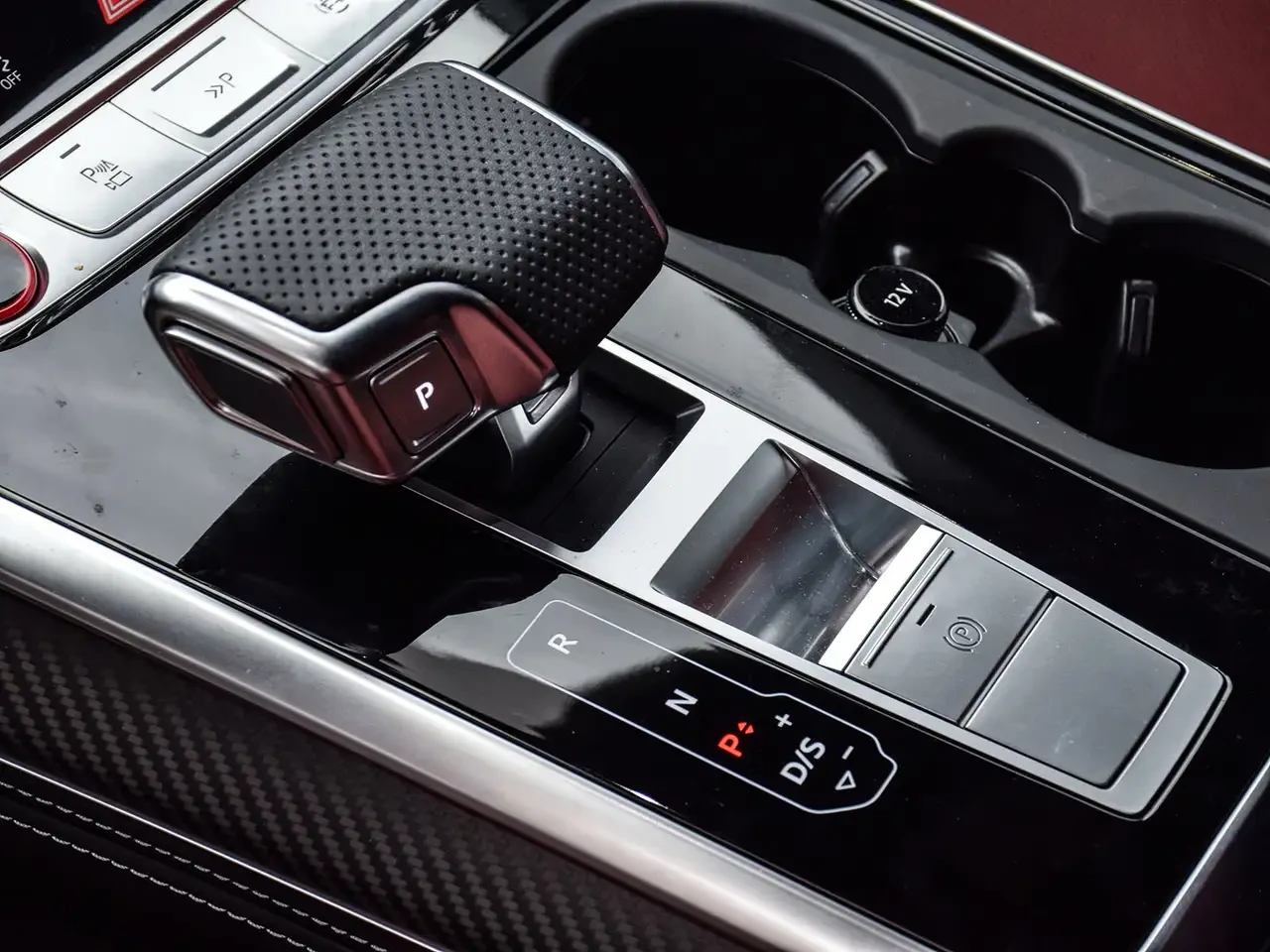 Audi SQ8, снимка 14 - Автомобили и джипове - 56227559