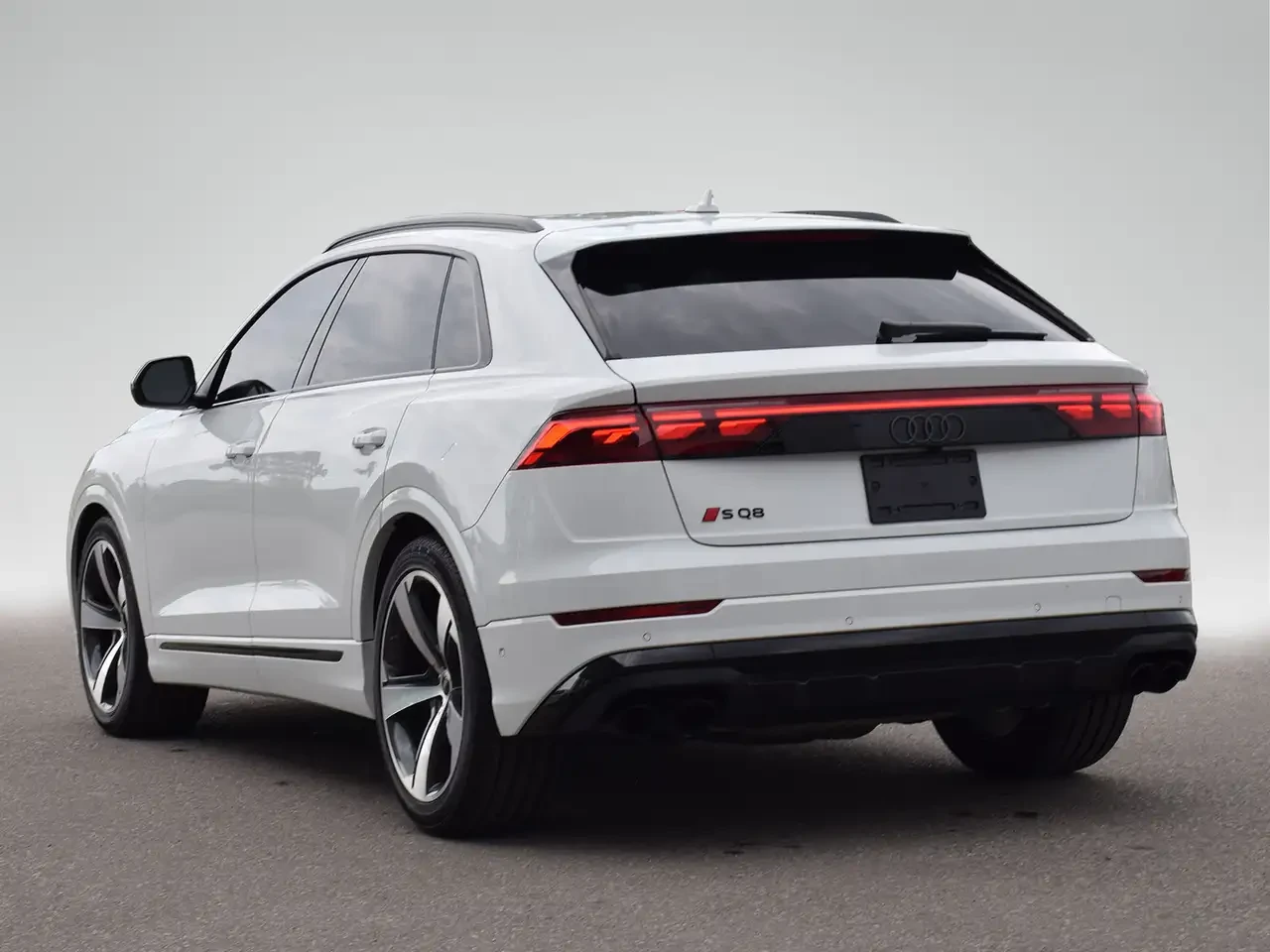 Audi SQ8, снимка 4 - Автомобили и джипове - 56227559