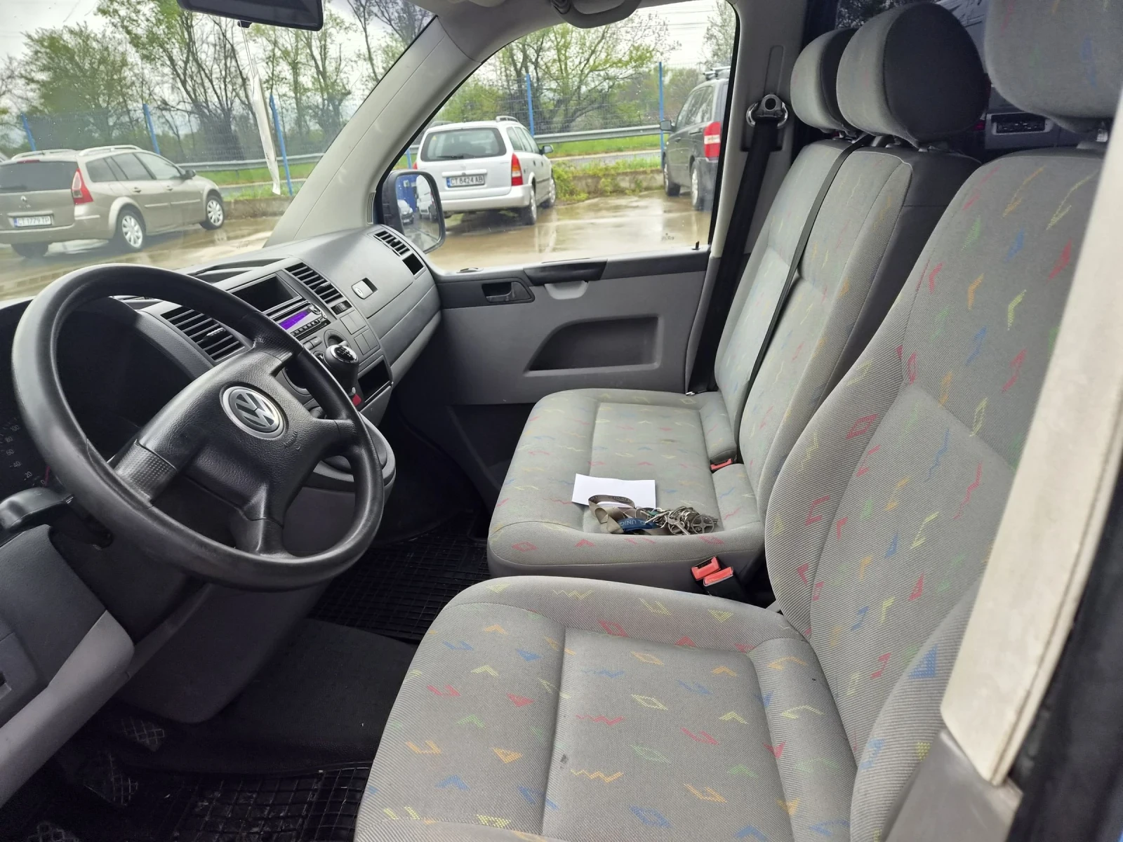 VW T5 1.9tdi 6mesta MAXXI, снимка 9 - Бусове и автобуси - 54279045