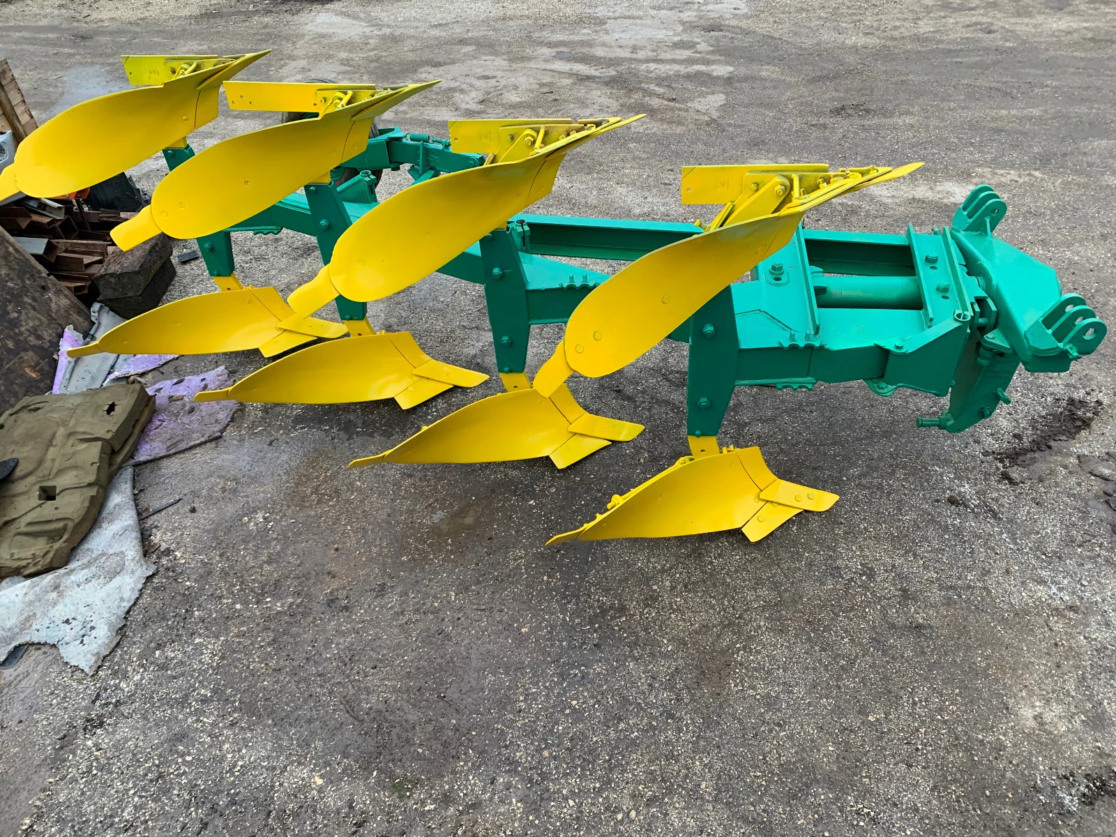 Плуг Agrolux 4х40, снимка 1