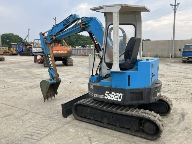 Багер Hitachi Hanix S&B20S - ОЧАКВАН 15.09.2026!!!, снимка 3 - Индустриална техника - 54528181
