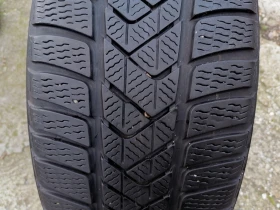 Гуми Зимни 225/50R18, снимка 1 - Гуми и джанти - 48624990