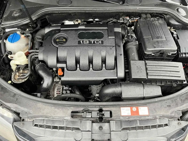 Audi A3 1.9TDI КОЖА NAVI Individual SpotBack, снимка 16 - Автомобили и джипове - 44554590