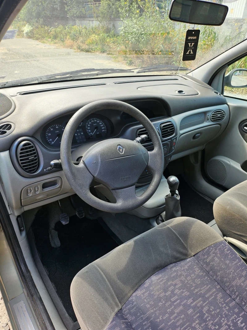 Renault Scenic 1.6 , снимка 5 - Автомобили и джипове - 46995425