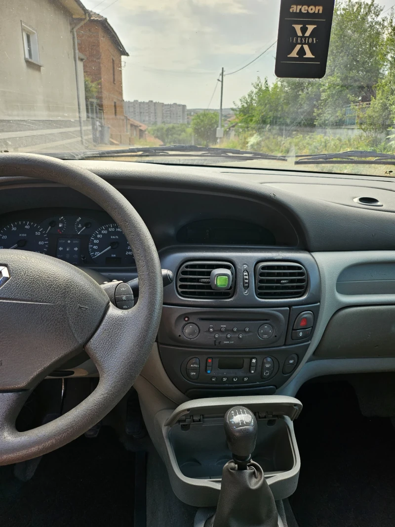 Renault Scenic 1.6 , снимка 6 - Автомобили и джипове - 46995425