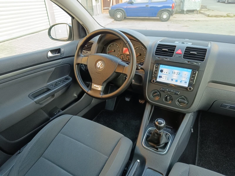 VW Golf 1.6MPI 102к.с., снимка 9 - Автомобили и джипове - 47388519