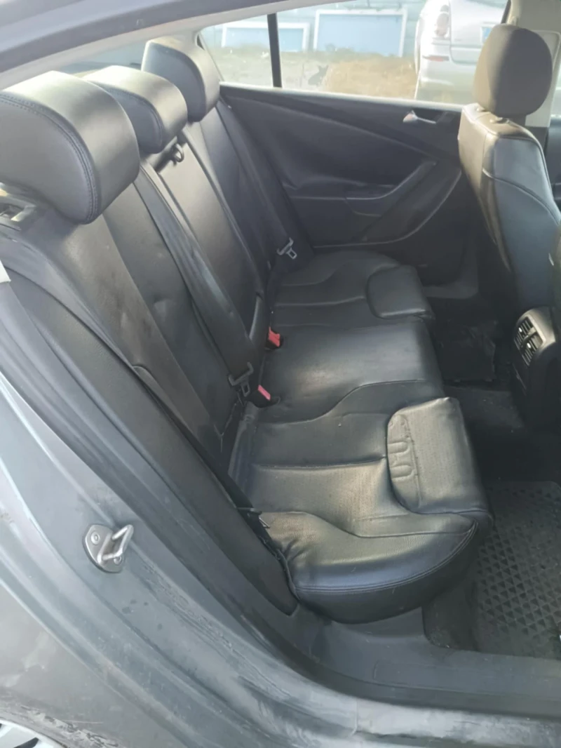 VW Passat 2.0tdi, снимка 8 - Автомобили и джипове - 49030752