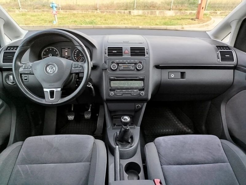 VW Touran 1.4tsi-Xenon-Panorama, снимка 12 - Автомобили и джипове - 50658713