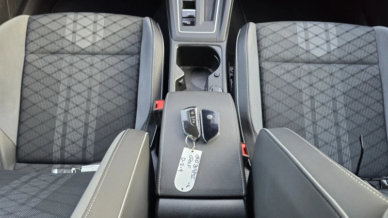 VW Golf 8 R line/Ambient/Matrix/DSG/Distronic, снимка 15 - Автомобили и джипове - 52237954