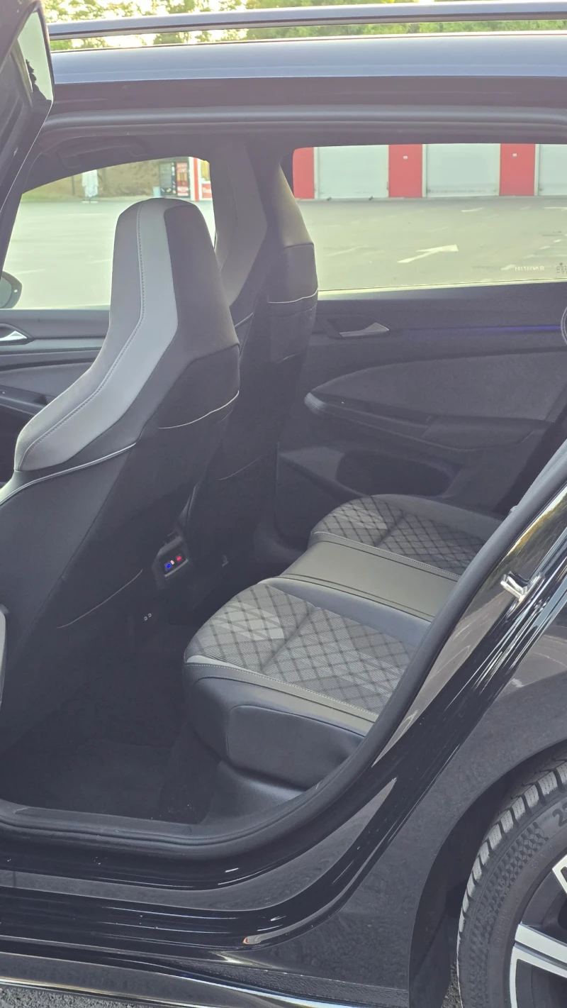 VW Golf 8 R line/Ambient/Matrix/DSG/Distronic, снимка 13 - Автомобили и джипове - 52237954