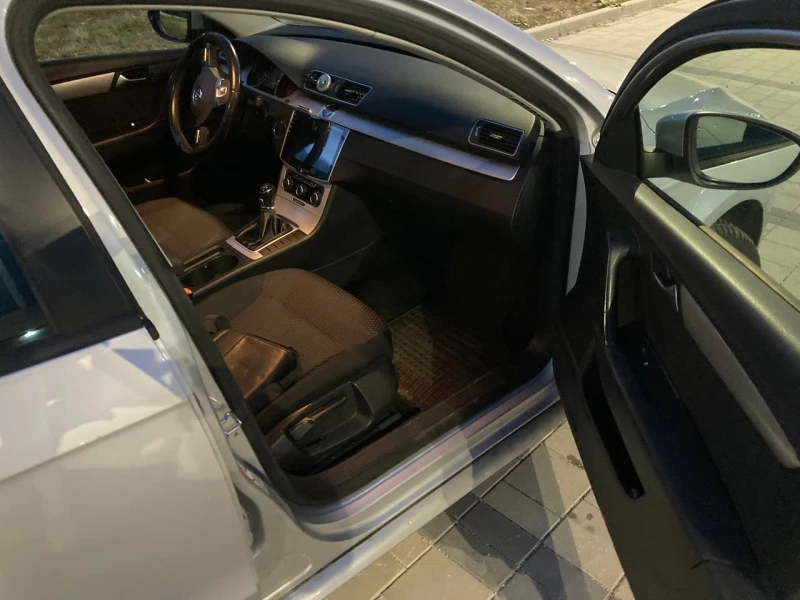 VW Passat B7, снимка 6 - Автомобили и джипове - 52498397