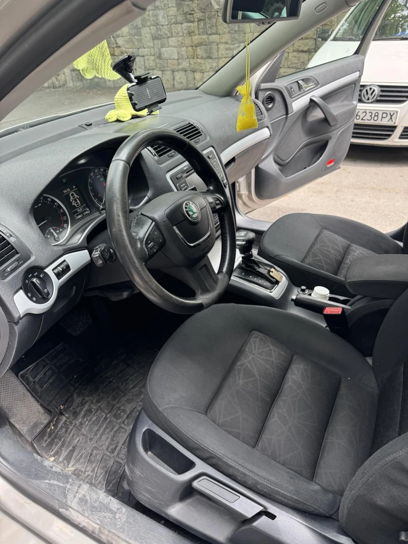 Skoda Octavia 1.6, снимка 11 - Автомобили и джипове - 52815972