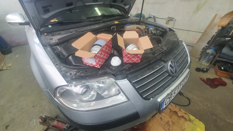 VW Passat 1.9 TDI , снимка 12 - Автомобили и джипове - 52890487