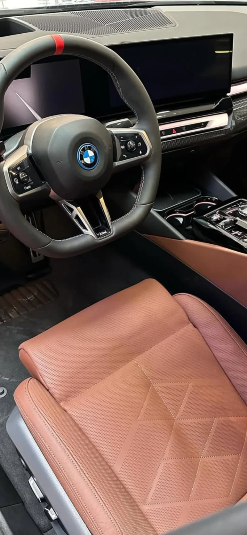 BMW 540 XDrive, B&W, Panorama, Гаранция 2028., снимка 3 - Автомобили и джипове - 53077827