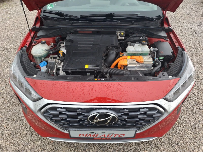 Hyundai Ioniq  1.6 Gdi Plug-In Hybrid!, снимка 17 - Автомобили и джипове - 53486464
