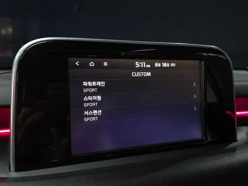 Kia Stinger 2.0 Automatic, снимка 13 - Автомобили и джипове - 55587271