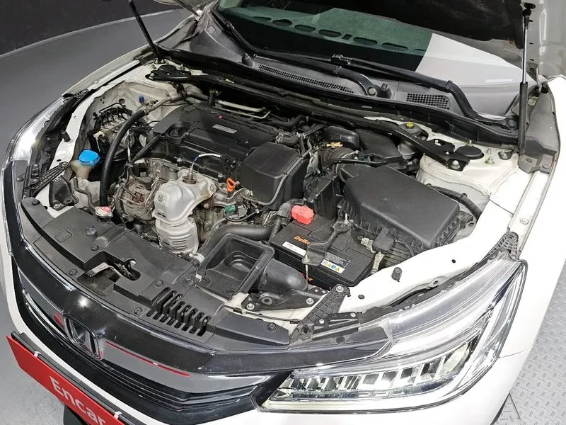 Honda Accord 2.4 9Th Generation, снимка 6 - Автомобили и джипове - 55920825