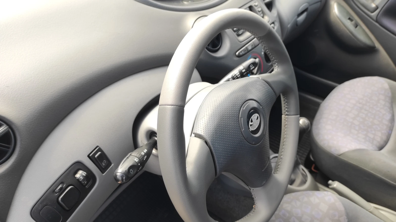 Toyota Yaris 1.3VVTI EURO-4 - изображение 10