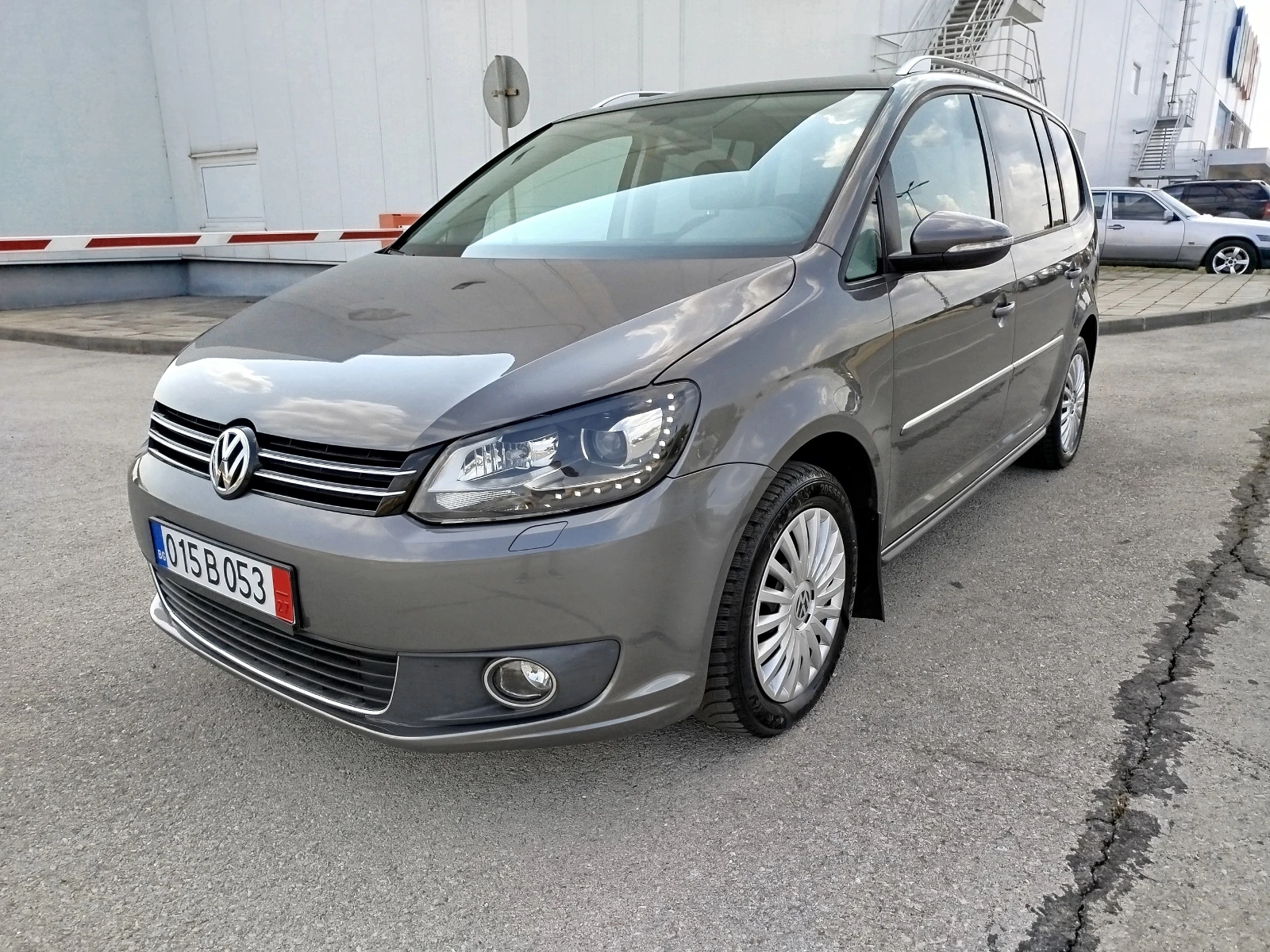 VW Touran 1.4tsi-Xenon-Panorama - изображение 2